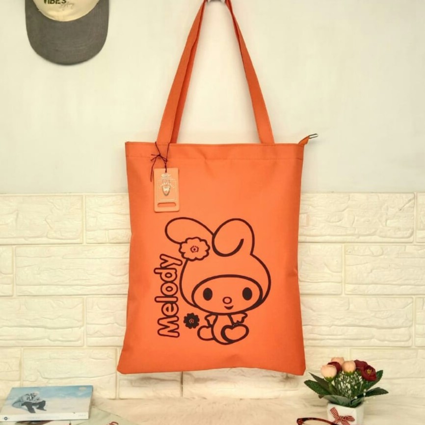 Tote bag custom sablon dan Totebag custom warna murah buat seminar, ulang tahun,souvenir pernikahan