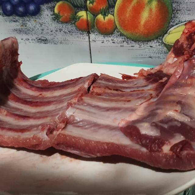 

Tulang rusuk/iga babi (babi muda)