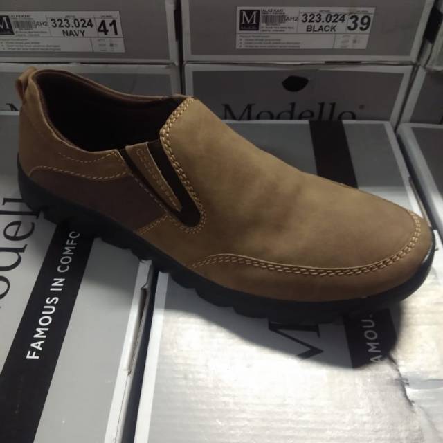 Sepatu pria Modello warna khaki size 40-43