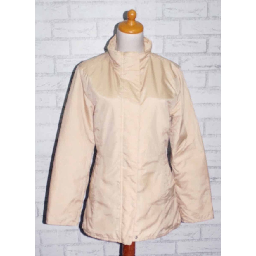 Jaket Uniqlo Warna Cream Ukuran M Preloved