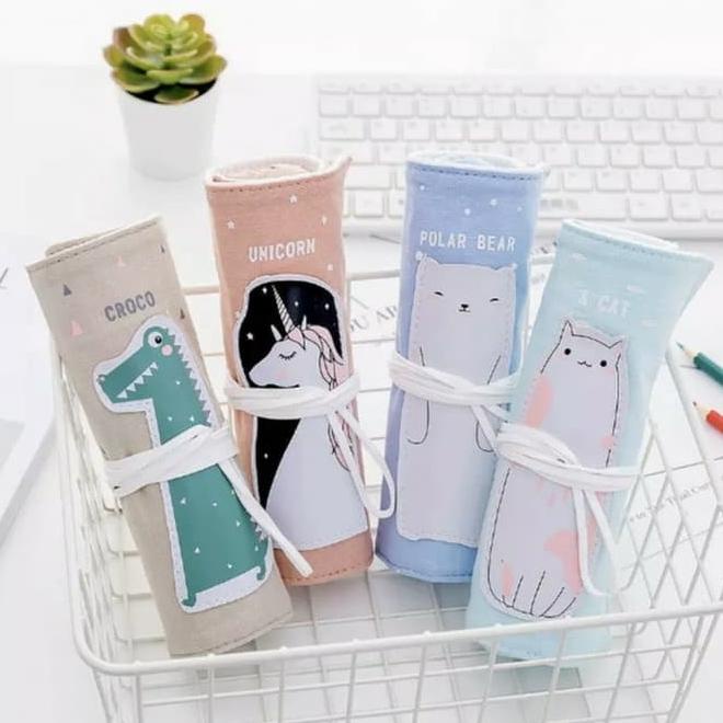 

BAYAR DITEMPAT Kotak Pensil / Rolling Pencil Case./TEMPAT PENSIL AESTHETIC/TEMPAT PENSIL ANAK PEREMPUAN/TEMPAT PENSIL LUCU/TEMPAT PENSIL 3D/TEMPAT PENSIL TRANSPARAN/TEMPAT PENSIL LUCU/TEMPAT PENSIL KOREA/TEMPAT PENSIL KAIN/TEMPAT PENSIL KALKULATOR