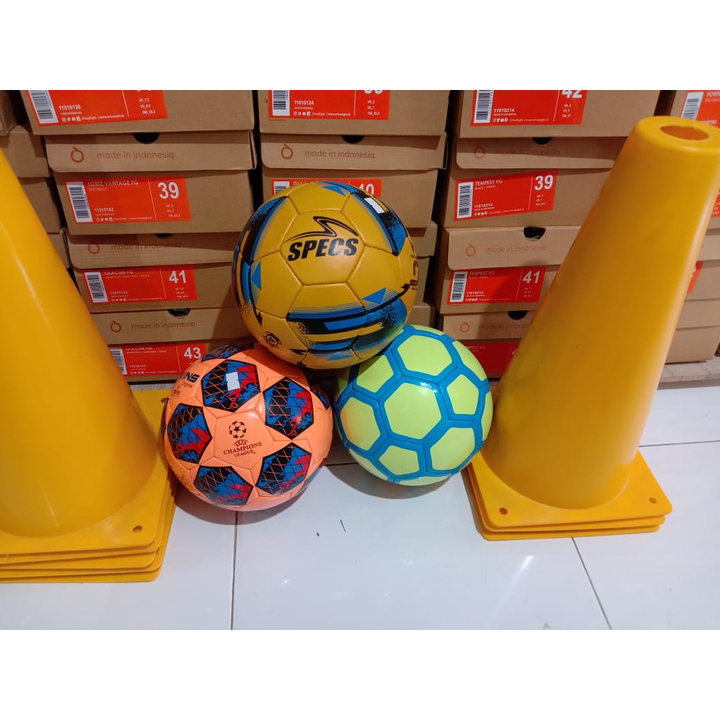 BOLA SEPAK BOLA UKURAN 4 MURAH BOLA RINGAN PROMO