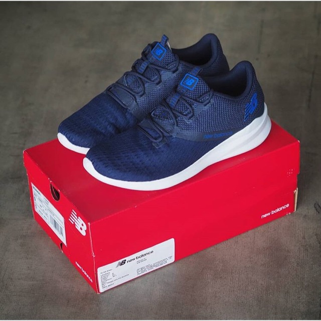 new balance lazr amp
