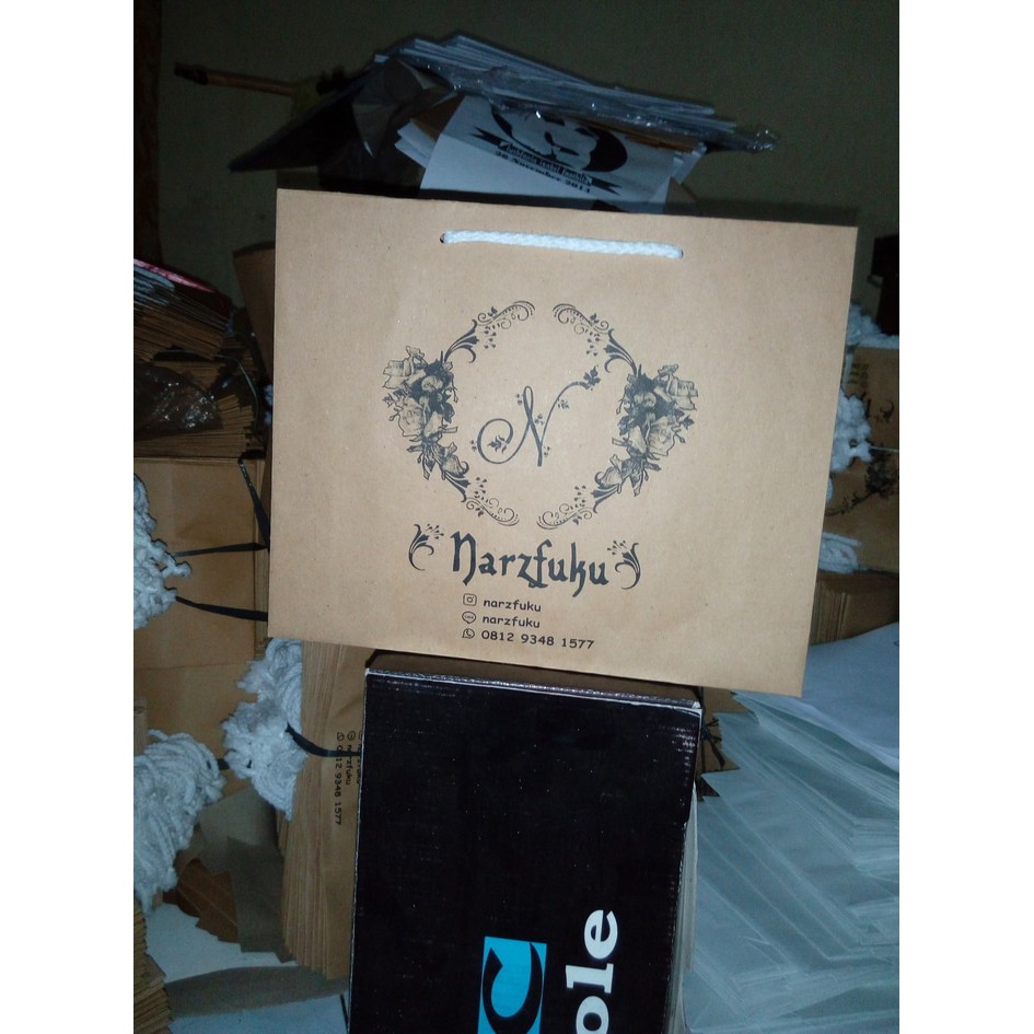 

tas kertas paperbag souvenir paper bag sablon murah meriah