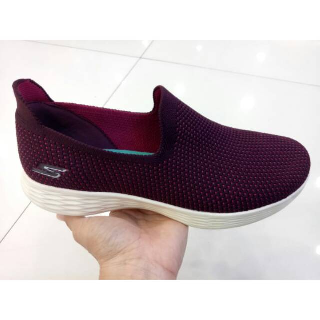 LIMITED Sepatu Skechers You Walk Women