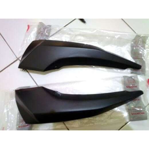 SAMBUNGAN BODY BELAKANG L/R HONDA BEAT FI ORIGINAL AHM