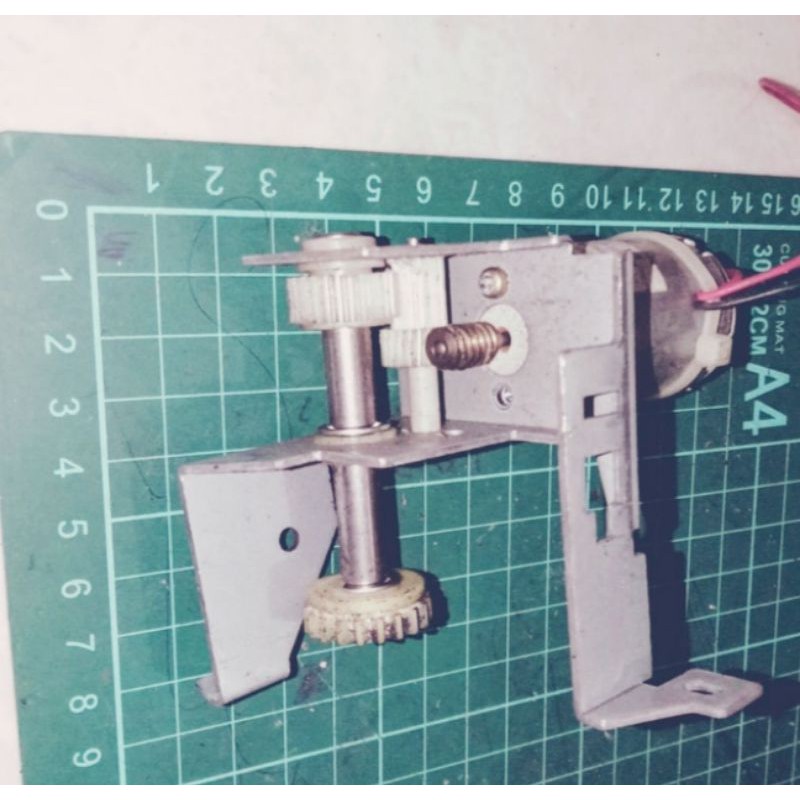 DINAMO DC 12V TO 21V 70,5 RPM HOSIDEN GEAR