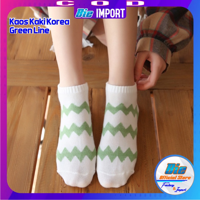 Kaos Kaki Korea Wanita Motif Green Line Impor Best Seller