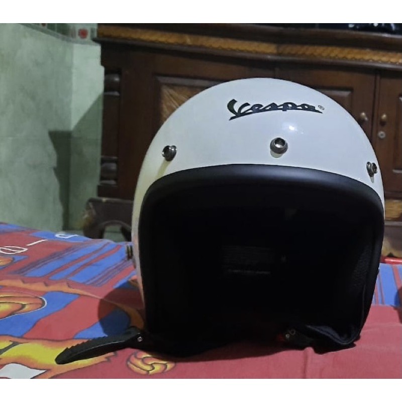 Helm Vespa putih original