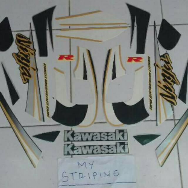 Stiker ninja r 2005 hijau tua