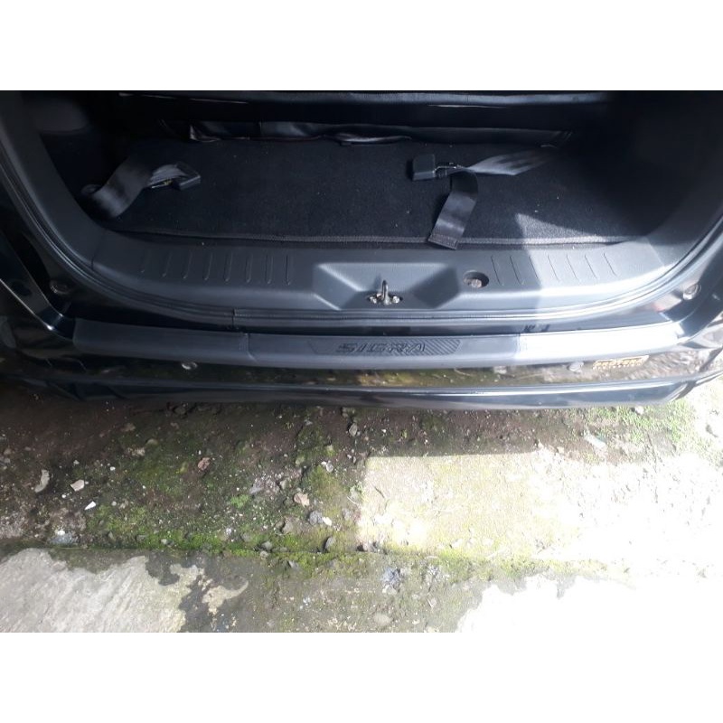 sealplate sill plate PINTU BAGASI belakang mobil daihatsu sigra PLASTIK ABS HITAM