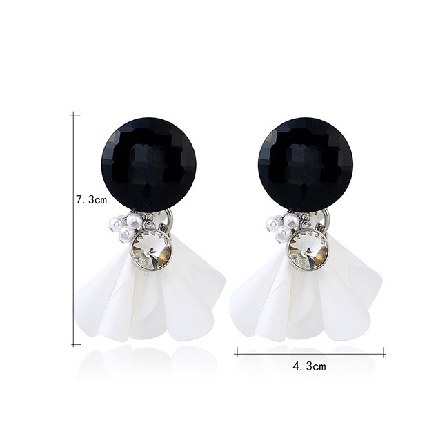 LRC Anting TusukFashion White Pearls&amp;diamond Decorated Simple Earrings