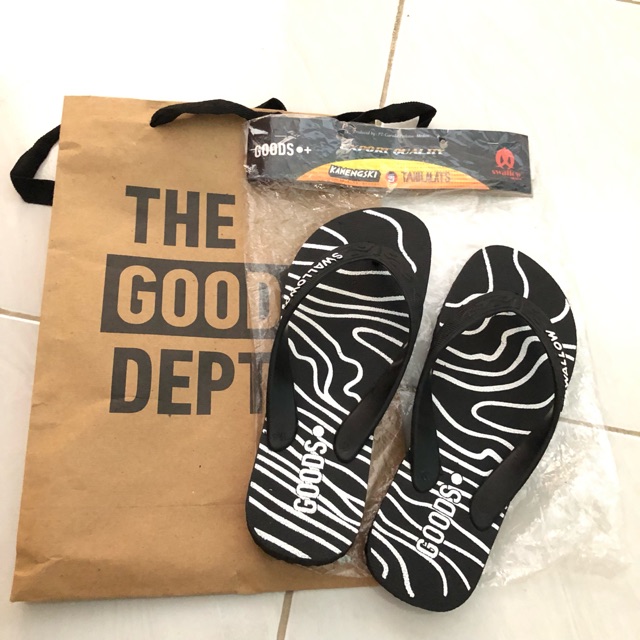 Sendal The goods dept x swallow