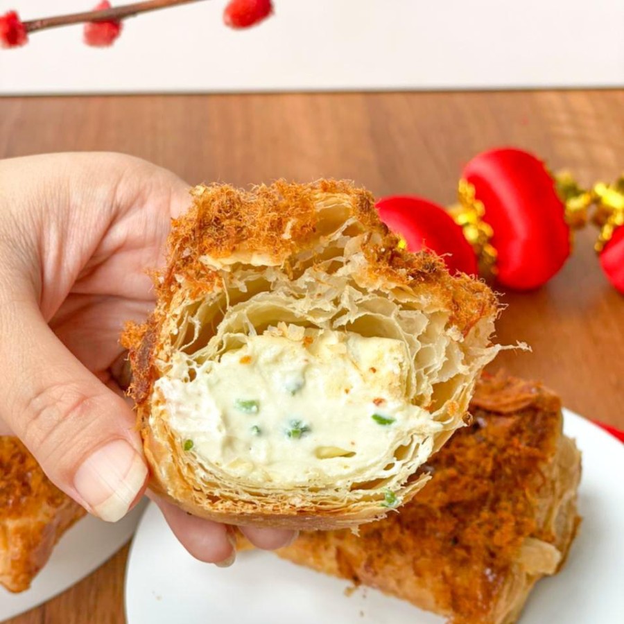 

Cream Cheese Scallion with Spicy Floss