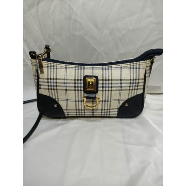 Sling bag ala Daks