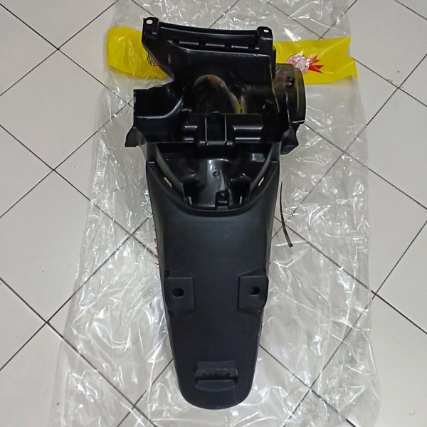 spakbor belakang scoopy fi k16