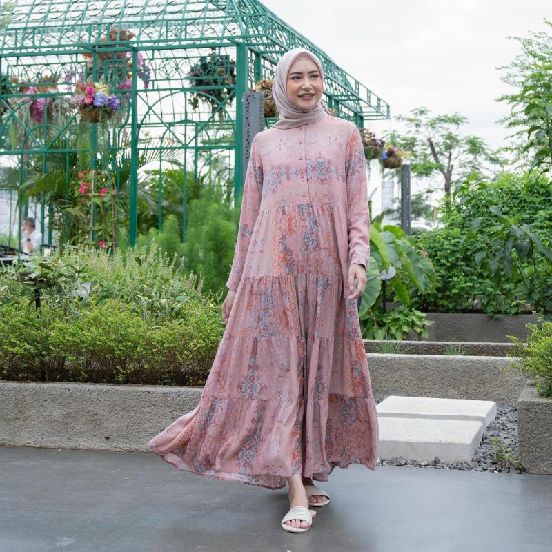 Qeena midi dress by Heaven lights