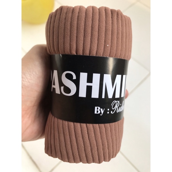 Hijab Pasmina plisket premium / Pasmina Plisket lidi / Pasmina pleated shawl / Pashmina plisket Tanpa Garis Tengah-36. Cameo Full