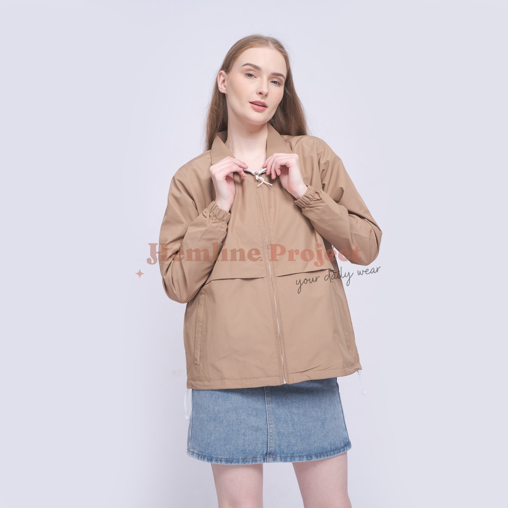 Elya Jaket Coach Wanita - Saga