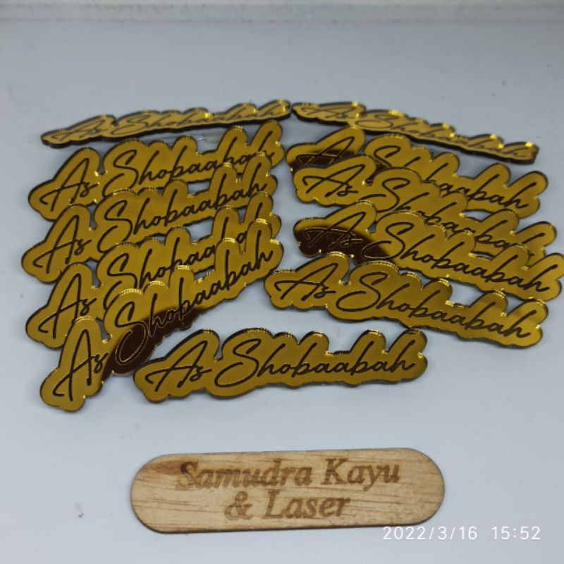 NAME TAG MIROR GOLD