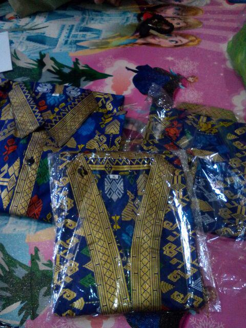 Sarimbit Keluarga/ Family Batik Rok N Blus Wanita Span Panjang Santika Prodo Biru