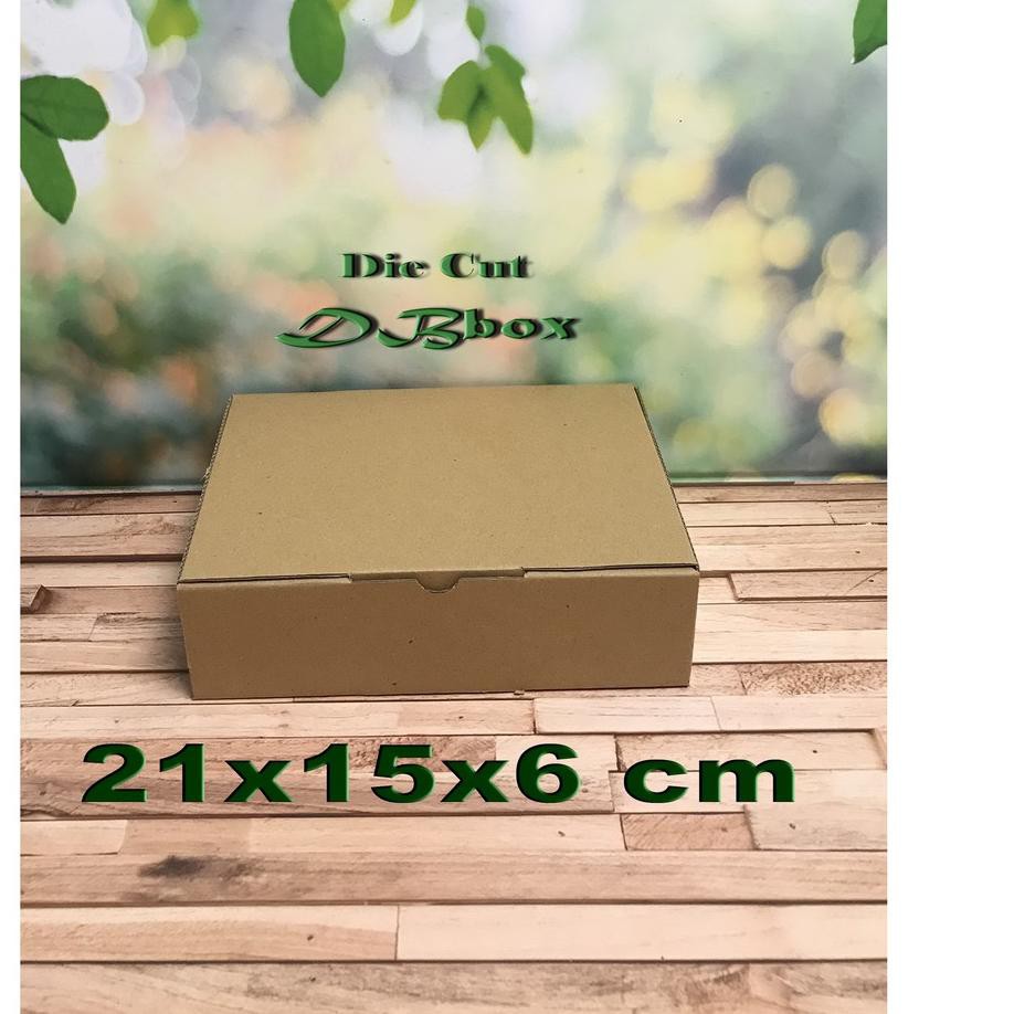 

Diskon!! KODE-491 ( 10 Pcs ) Kardus uk. 21 x 15 x 6 cm...Die Cut untuk kotak Aksesoris dll, model b
