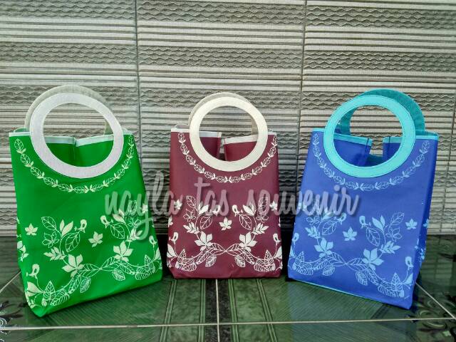 

tas berkat pegangan bulat/tas kotak nasi 22x22 cm