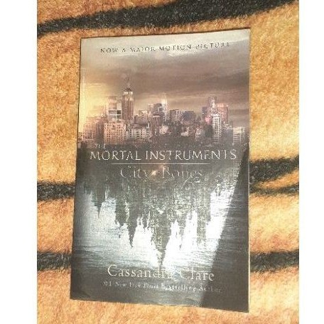 Novel Import Bekas City of Bones Cassandra Clare