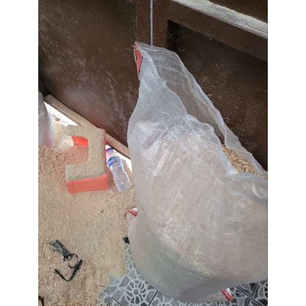 serbuk kayu  karungan bersih 4kg