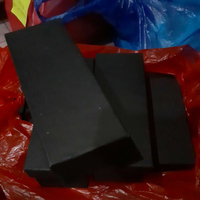 

Box 17X6X6 CM Hitam
