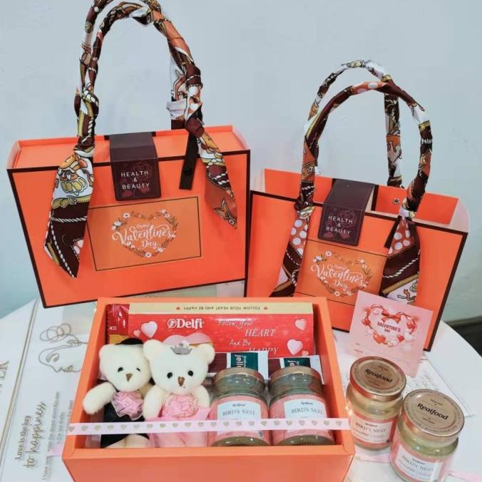 

HAMPERS REALFOOD EDISI VALENTINE / KADO PREMIUM WALET JELLY VAL22-HER DG654EAFVD