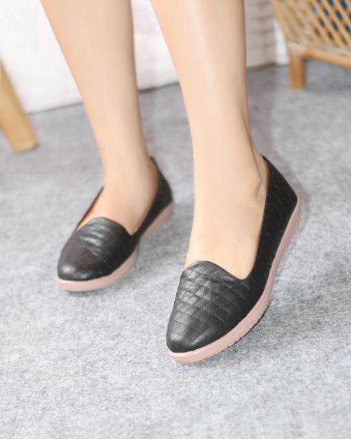 Sepatu flat BLA 01