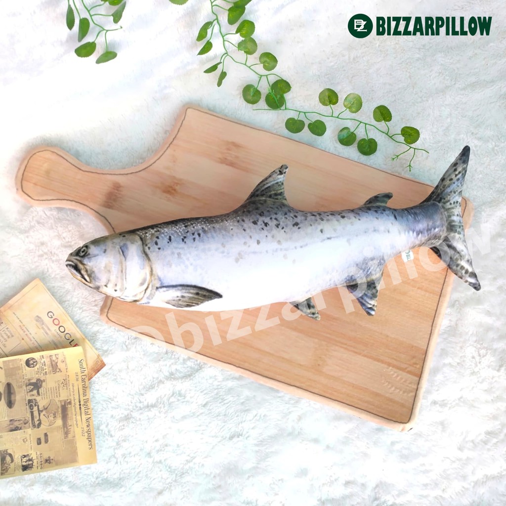 Bizzarpillow Bantal Ikan Salmon size L BZ081