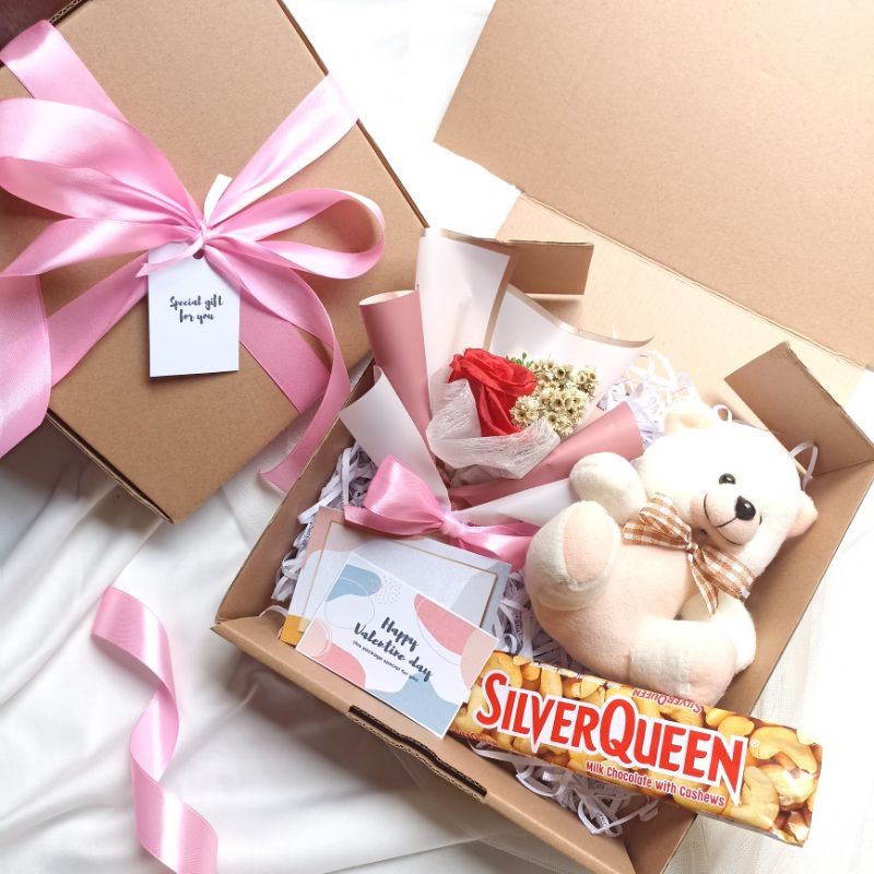 

Kado Valentine | Gift Box Boneka | Kado Anniversary| Kado Makassar