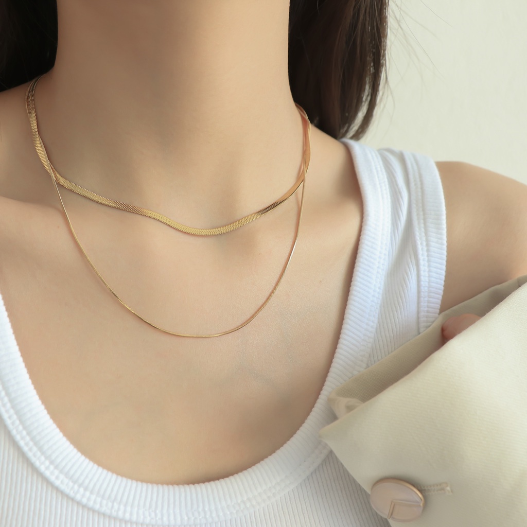 Kalung Choker Rantai Klavikula Lapisan Ganda Bahan Titanium steel Untuk Wanita