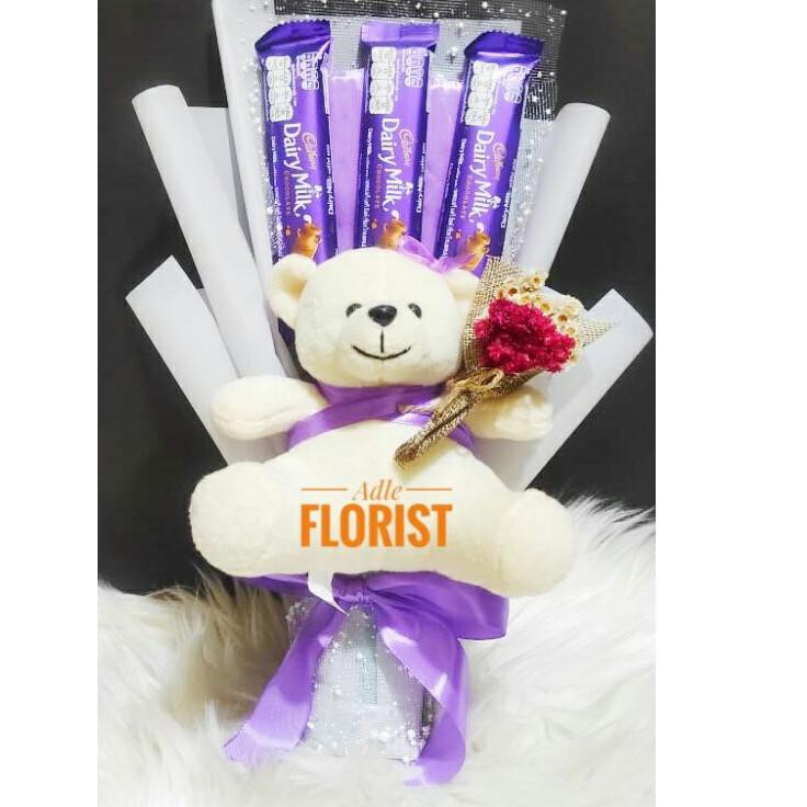 

Murah Banget YARYM PROMO! BUKET COKELAT BONEKA BUKET SNACK / BUKET SILVERQUEEN KADO WISUDA KADO ULTA