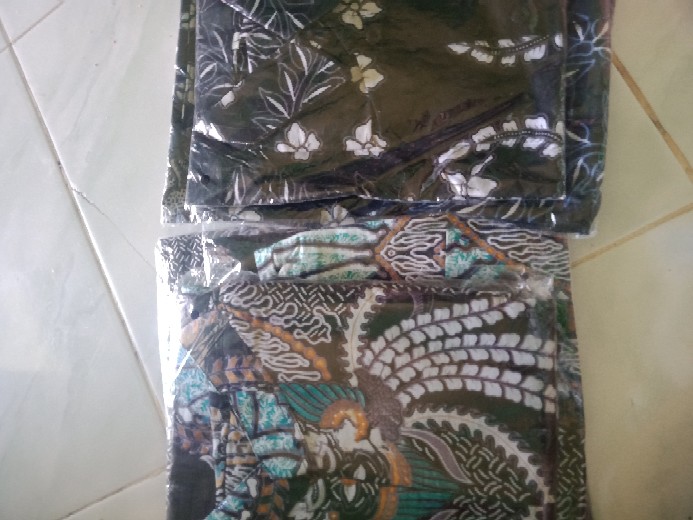 Batik Couple- Batik Couple Keluarga Sania Ruffle Ori Ndoro Jowi Motif Madu Hijau  -batik Pekalongan