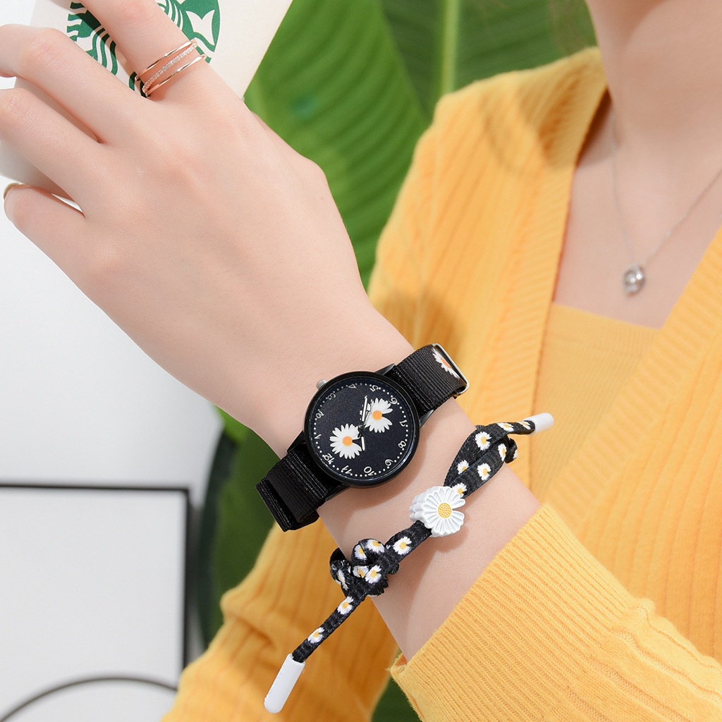 MURMURE.ID | JAM TANGAN ANALOG WANITA MODEL BULAT BUNGA DAISY HITAM IMPORT MURAH FW014-4