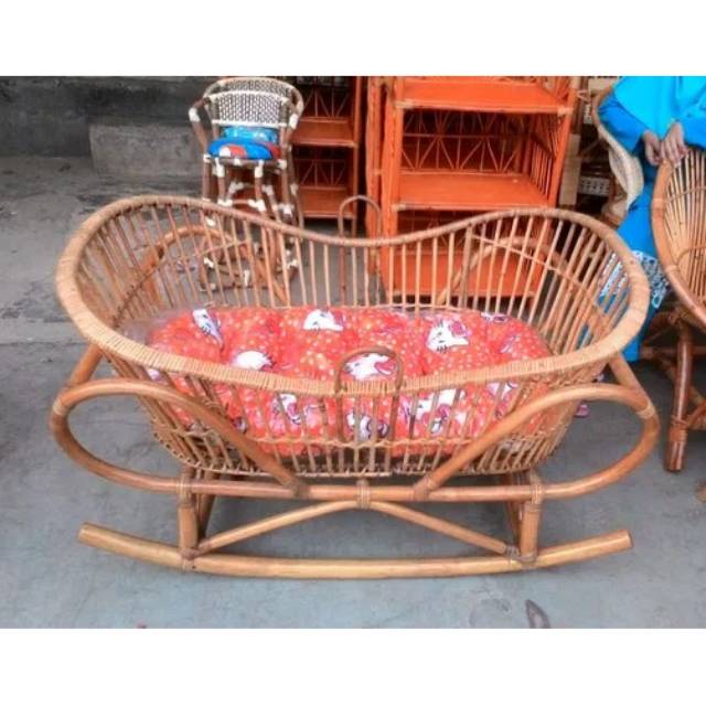 Ayunan bayi rotan model perahu