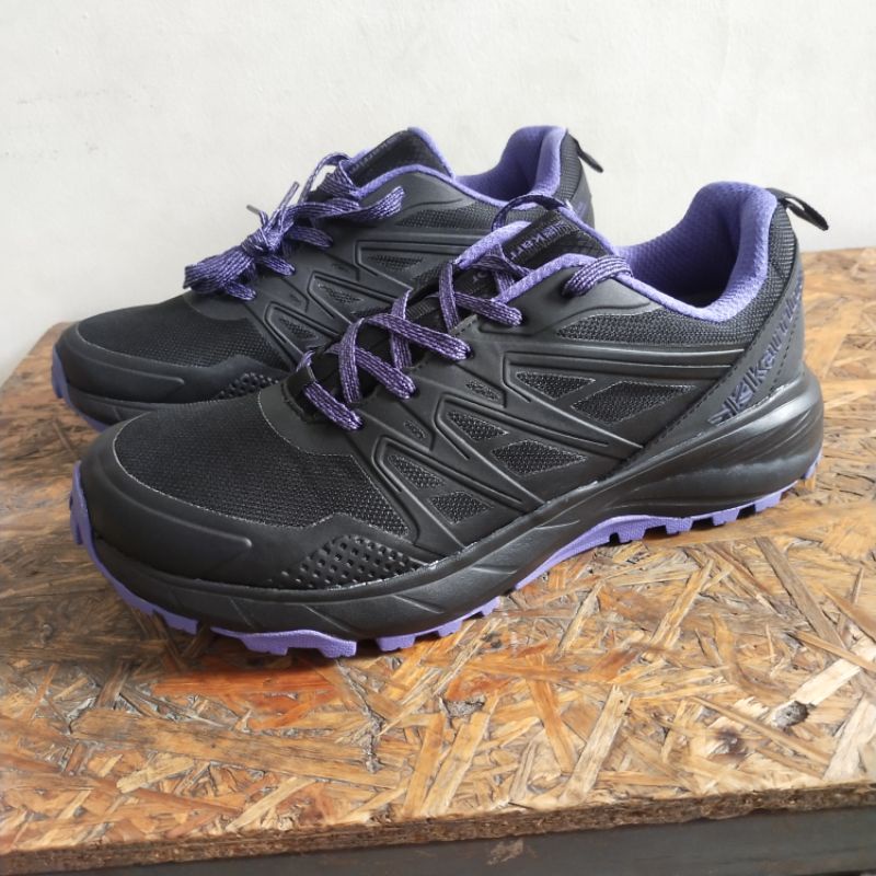 sepatu gunung Karrimor caracal tr original