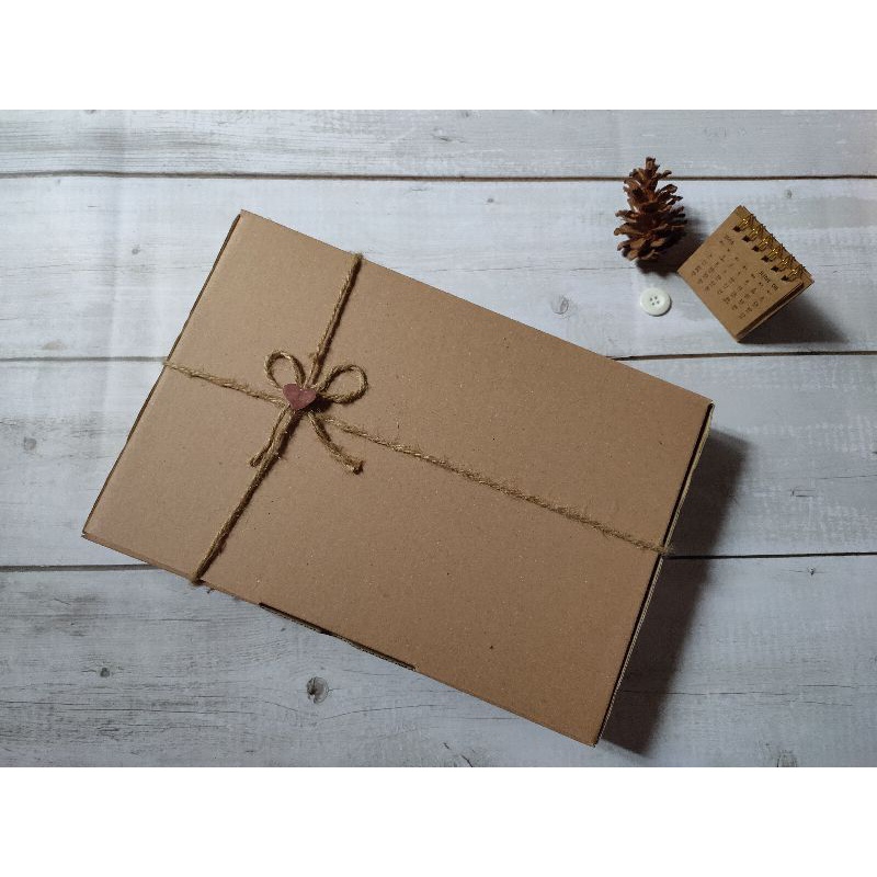 

Tambahan Packaging hampers kardus dan pita untuk kado
