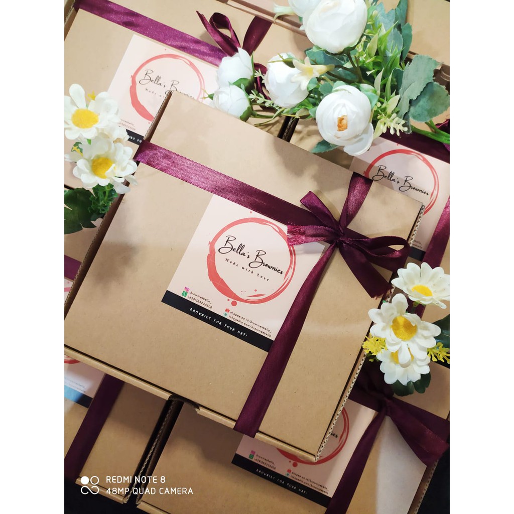 Brownies Bella Brownies MELTED Panggang Premium Full Topping II New Year Hampers