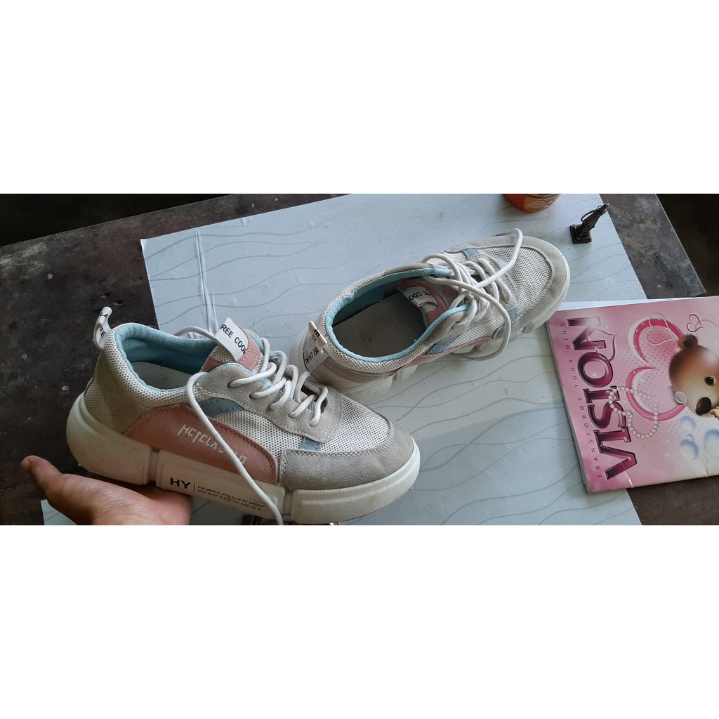 PRELOVED SNEAKERS