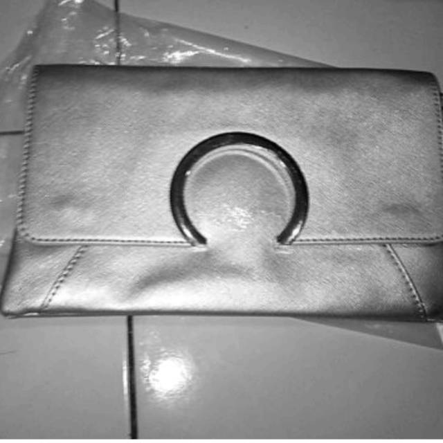 Handbag gold elizabeth#elizabeth#taswanita#gold#handbag