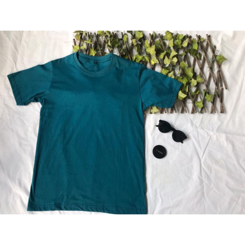 Kaos polos hijau botol