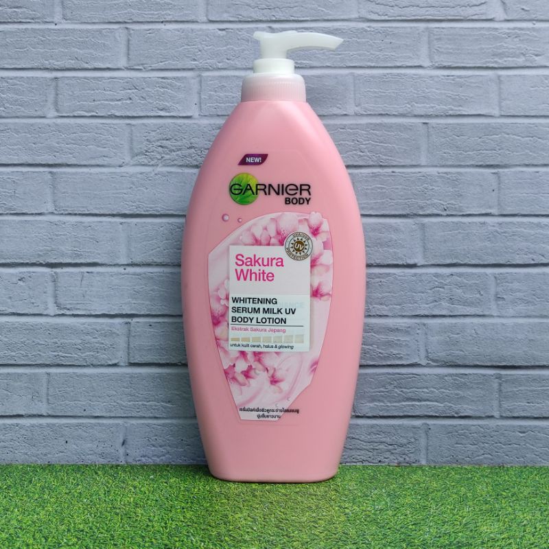 Garnier Sakura White Pinkish Radiance Serum Milk UV Body Lotion Skin Care - 400ml / 400 ml