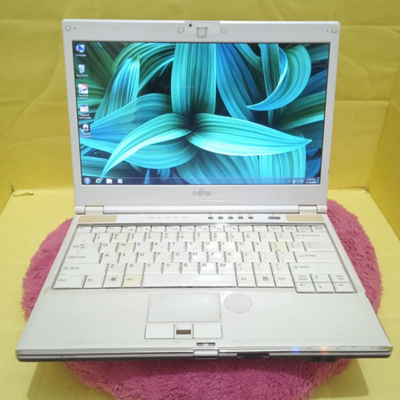 Laptop Murah Fujitsu Core i7 RAM 8GB/4GB NVIDIA HDD 500GB HDMI Cam DVD NoMinus BERGARANSI
