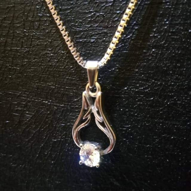 Kalung Liontin Titanium Asli Warna Silver