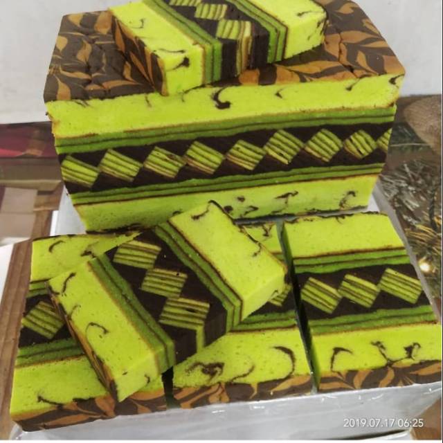 

Lapis anyam pandan spiku khas bangka 1/2 loy