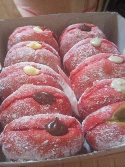 Donat bomboloni red velvet